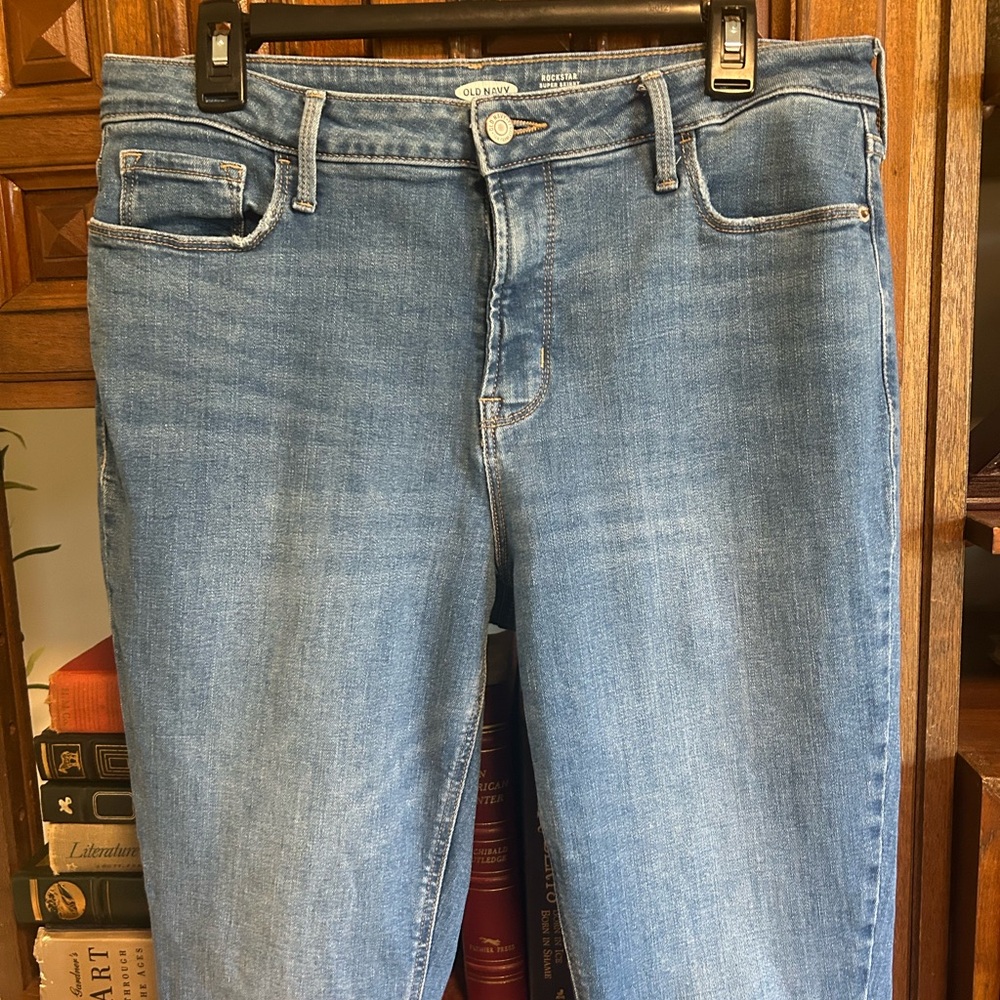 Old navy rockstar super skinny high rise jeans - Picture 3 of 6